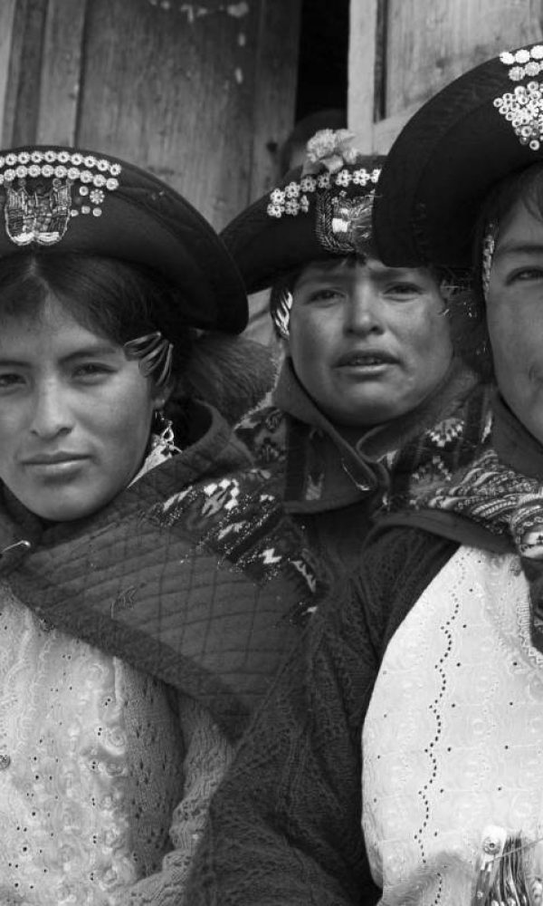 GRUPO DE INICIATIVA NACIONAL POR LOS DERECHOS DEL NIÑO  "Por que soñanos con otro mundo posible"...