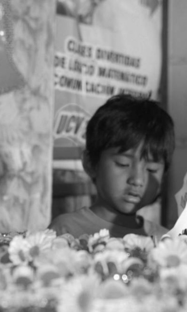 GRUPO DE INICIATIVA NACIONAL POR LOS DERECHOS DEL NIÑO  "Por que soñanos con otro mundo posible"...