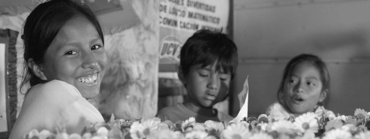 GRUPO DE INICIATIVA NACIONAL POR LOS DERECHOS DEL NIÑO  "Por que soñanos con otro mundo posible"...
